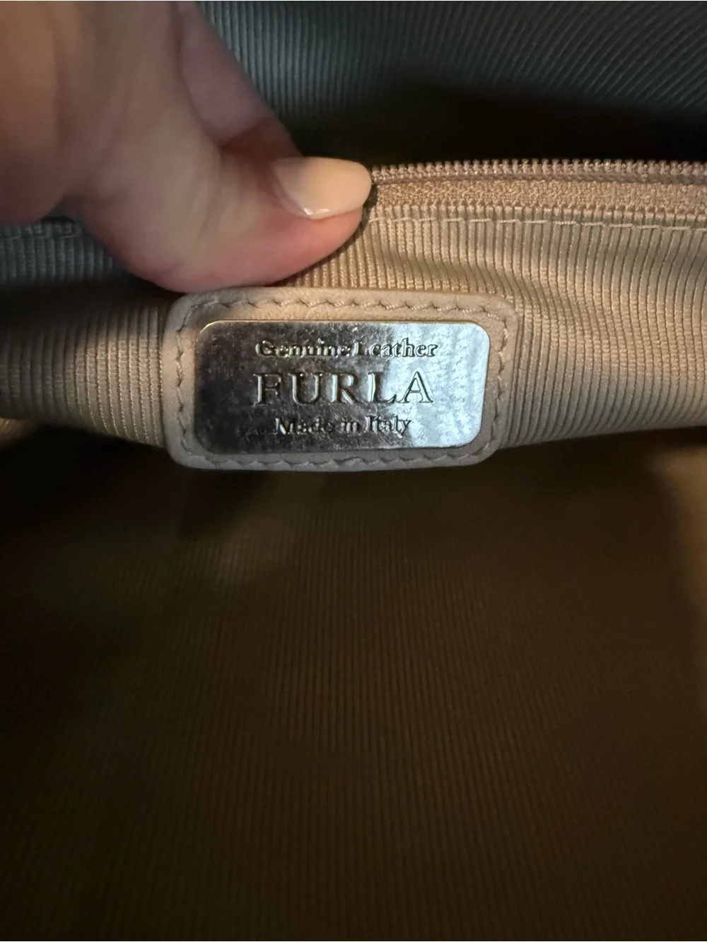 ✨ Like New Furla Alice Medium 2-Way Shoulder / Crossbody Bag ✨ - Picture 7 of 10